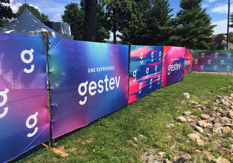 La publicité géante s’impose dans les villes