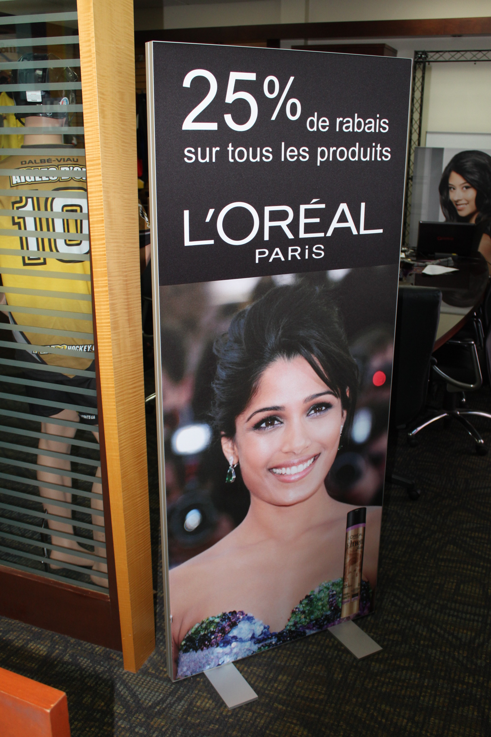 T-46 frame & Display print LOreal